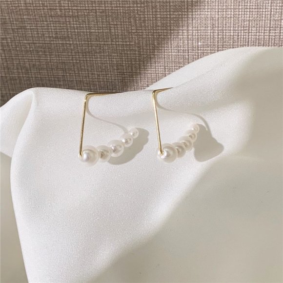 Pearls Wire Earrings Elegant Dainty - Picture 10 of 14